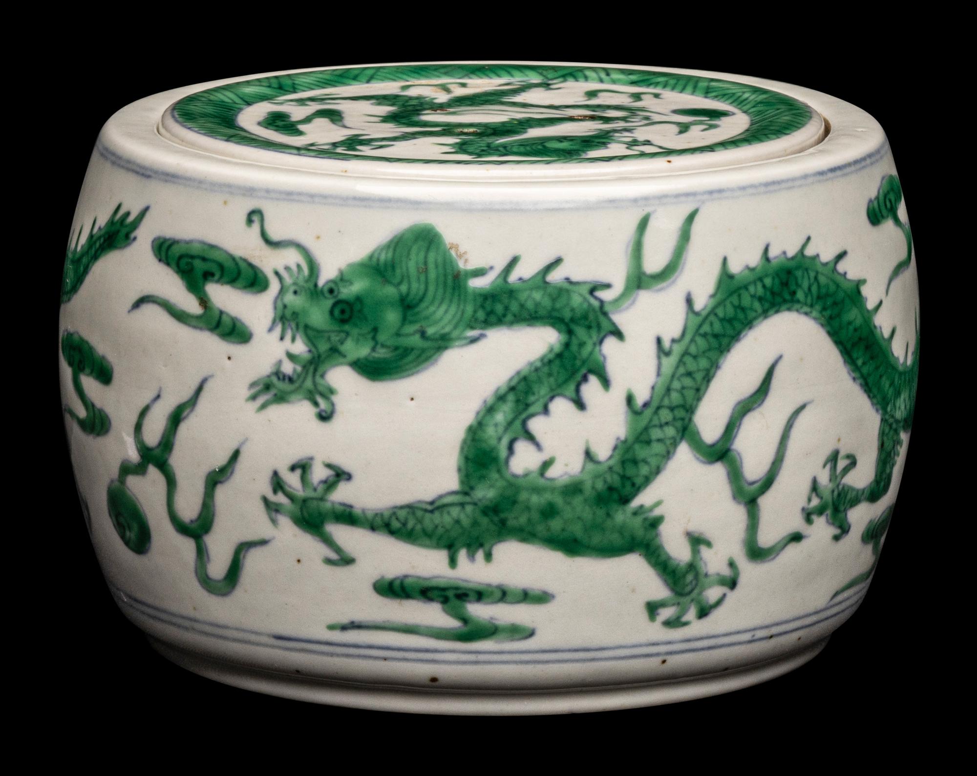 A Chinese Green-Enameled 'Dragon' Porcelain Cricket Jar and Cover