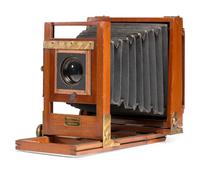 [EARLY PHOTOGRAPHY]. Front focusing field camera. G. Gennert, New York, ca 1889.