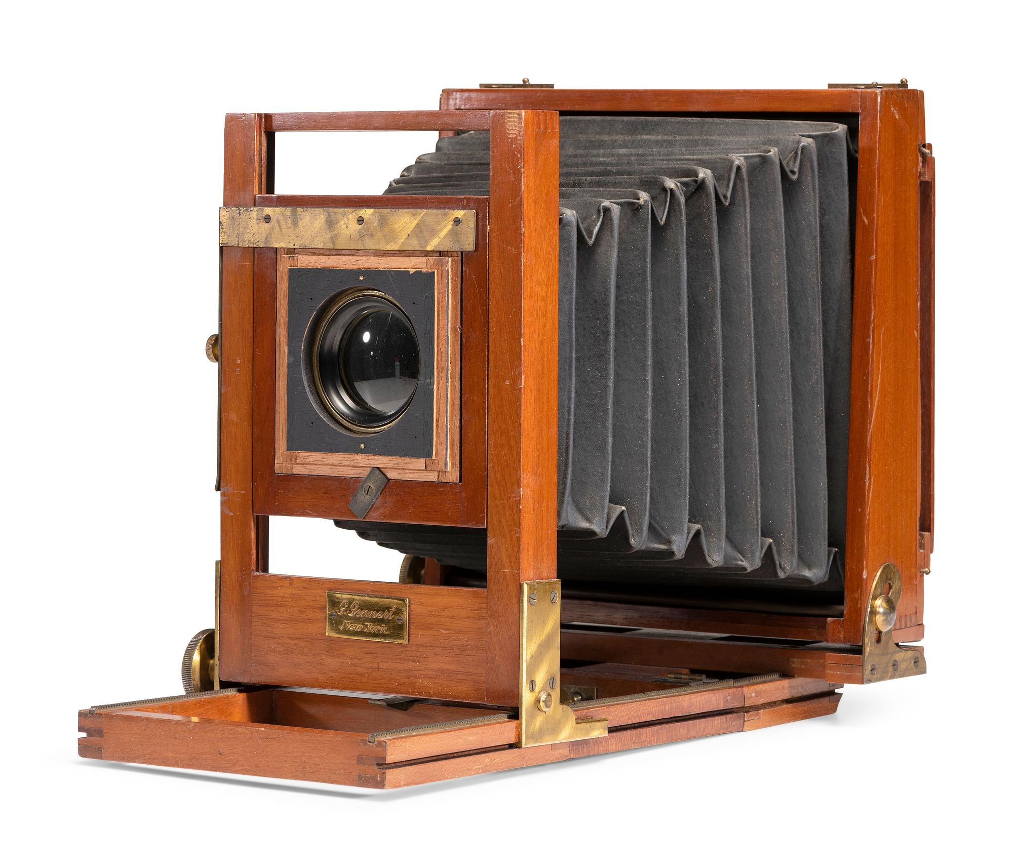 [EARLY PHOTOGRAPHY]. Front focusing field camera. G. Gennert, New York, ca 1889.
