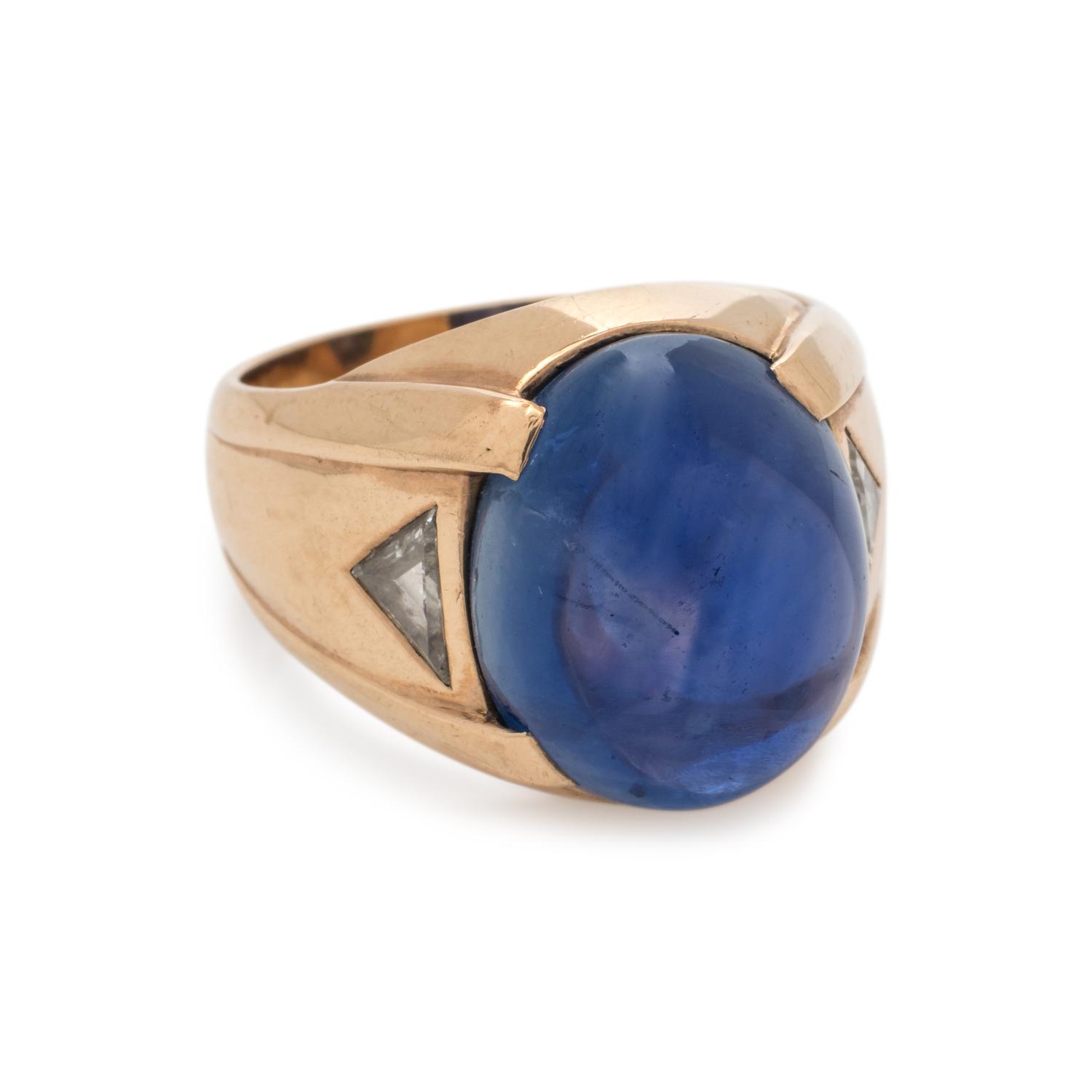 SAPPHIRE AND DIAMOND RING