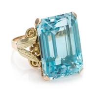 A Bicolor Gold and Aquamarine Ring, 10.60 dwts.