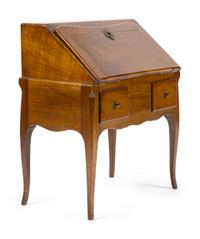 A Louis XV Diminutive Fruitwood Bureau en Pente