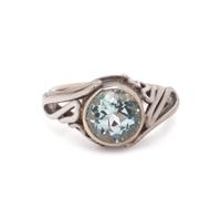 WHITE GOLD AND AQUAMARINE RING