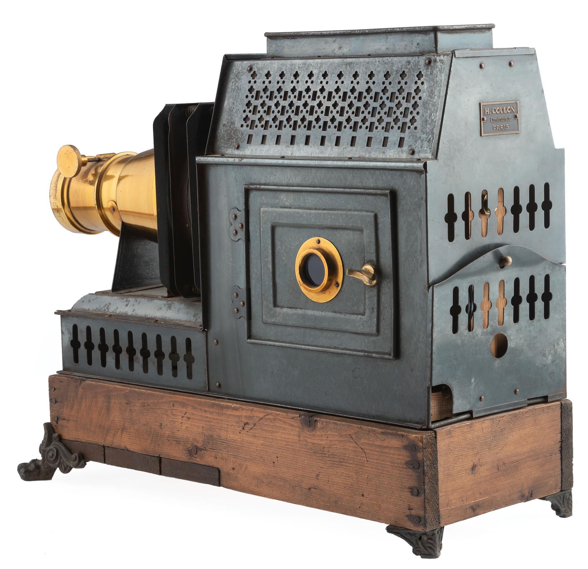 [EARLY PHOTOGRAPHY - MAGIC LANTERN]. A French magic lantern by H. Coulon, with accessories.