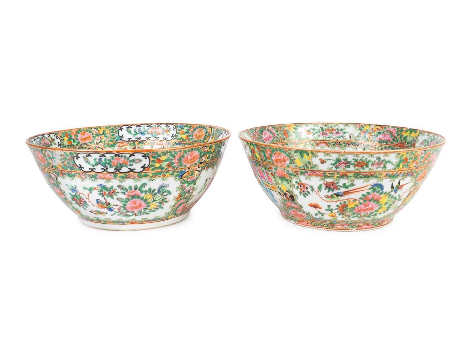 A Pair of Chinese Export Gold Medallion Bowls — 19TH CENTURY
