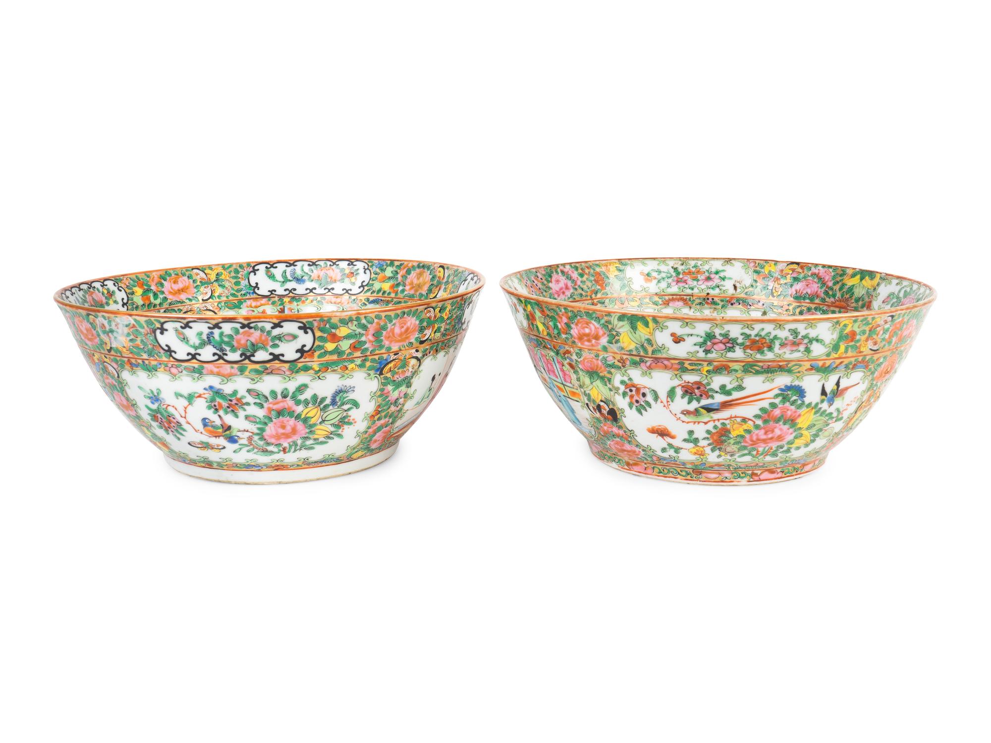 A Pair of Chinese Export Gold Medallion Bowls — 19TH CENTURY