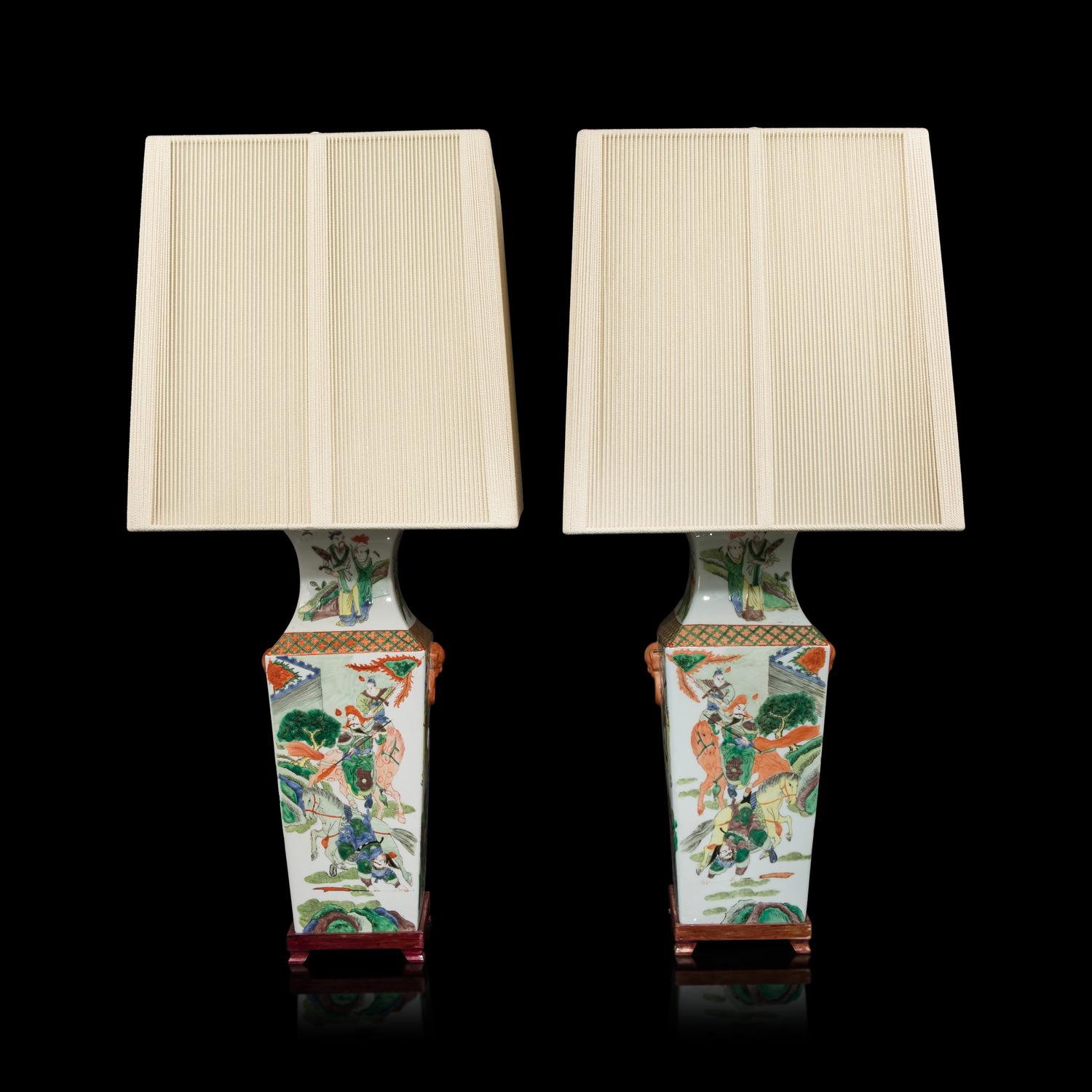A Pair of Chinese Famille Verte Porcelain Vases, 19th Century 清晚期 五彩人物故事圖方瓶一對