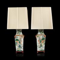 A Pair of Chinese Famille Verte Porcelain Vases, 19th Century 清晚期 五彩人物故事圖方瓶一對