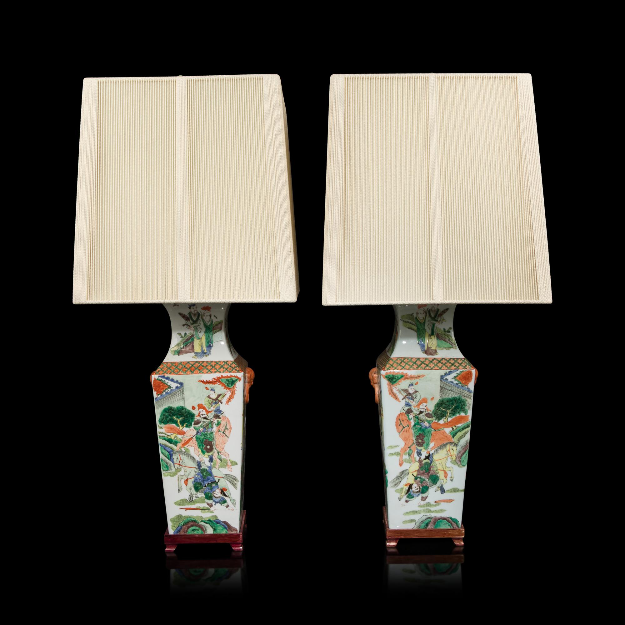 A Pair of Chinese Famille Verte Porcelain Vases, 19th Century 清晚期 五彩人物故事圖方瓶一對