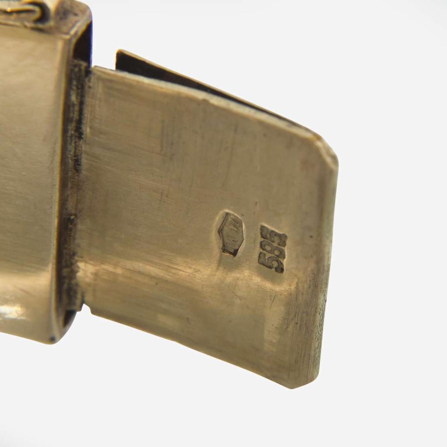 A 14K Yellow Gold Bangle Bracelet