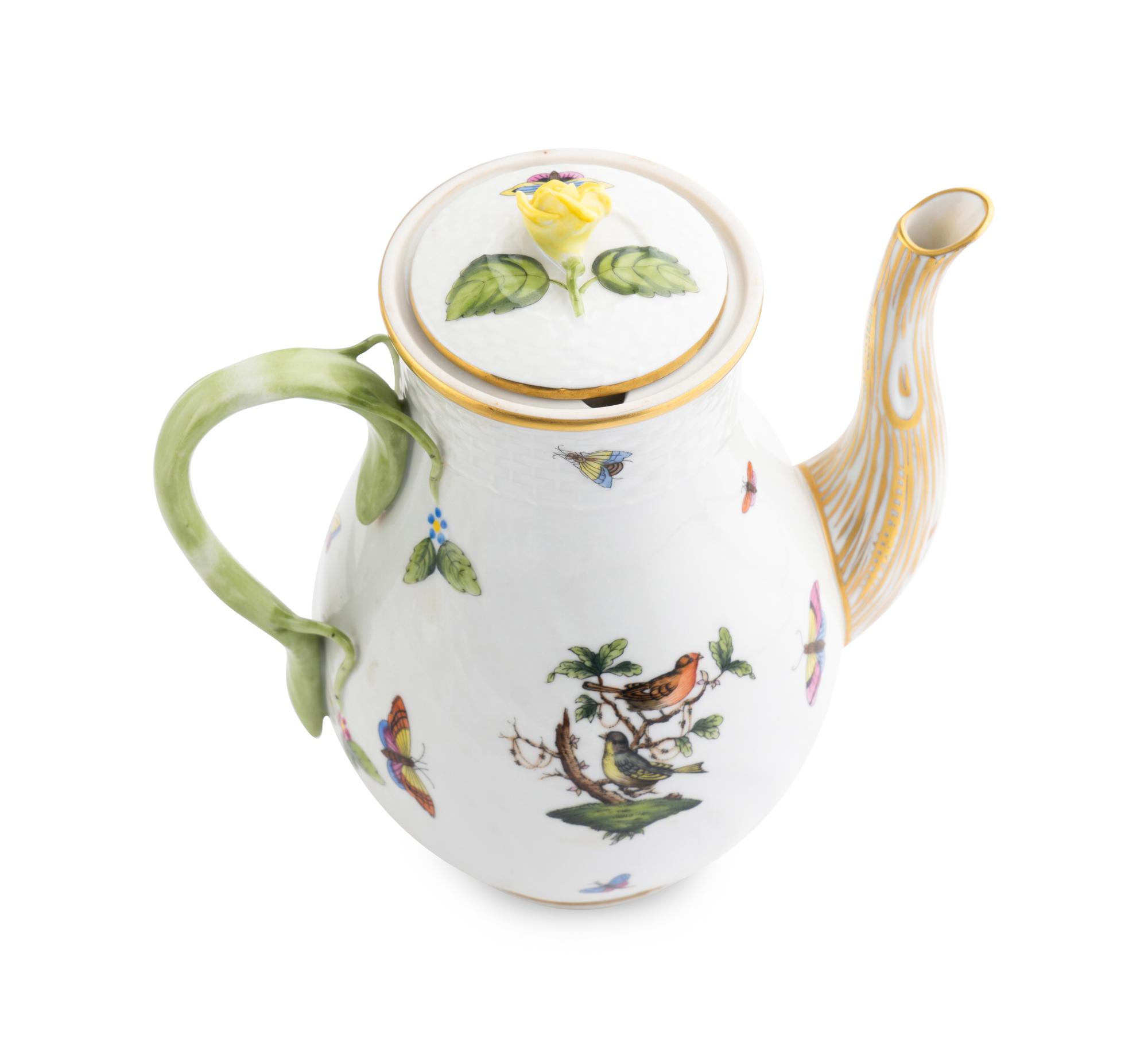 A Herend Porcelain Rothschild Bird Dinner Service