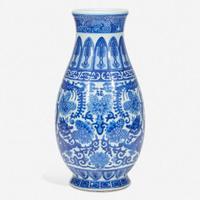 An unusual large Chinese blue and white porcelain archaistic vase 倣古风格青花瓷瓶 Qianlong six-character seal mark