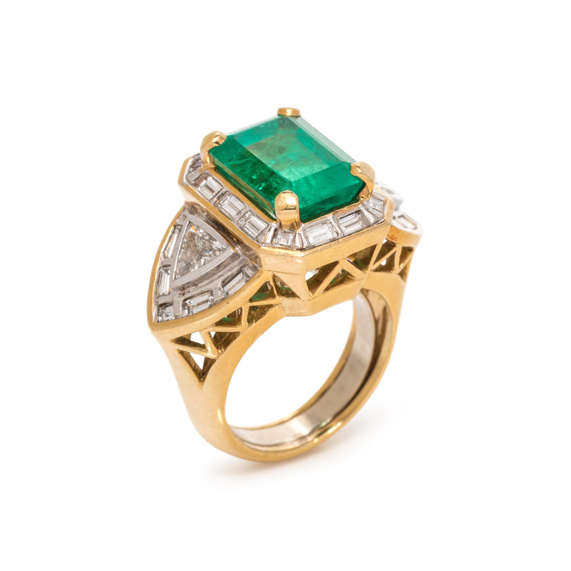 EMERALD AND DIAMOND RING