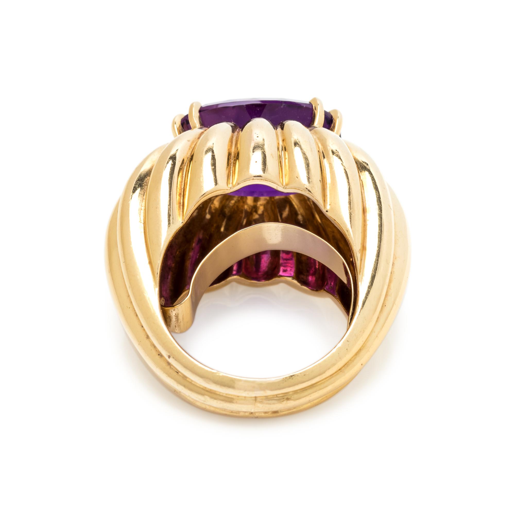 YELLOW GOLD AND AMETHYST RING