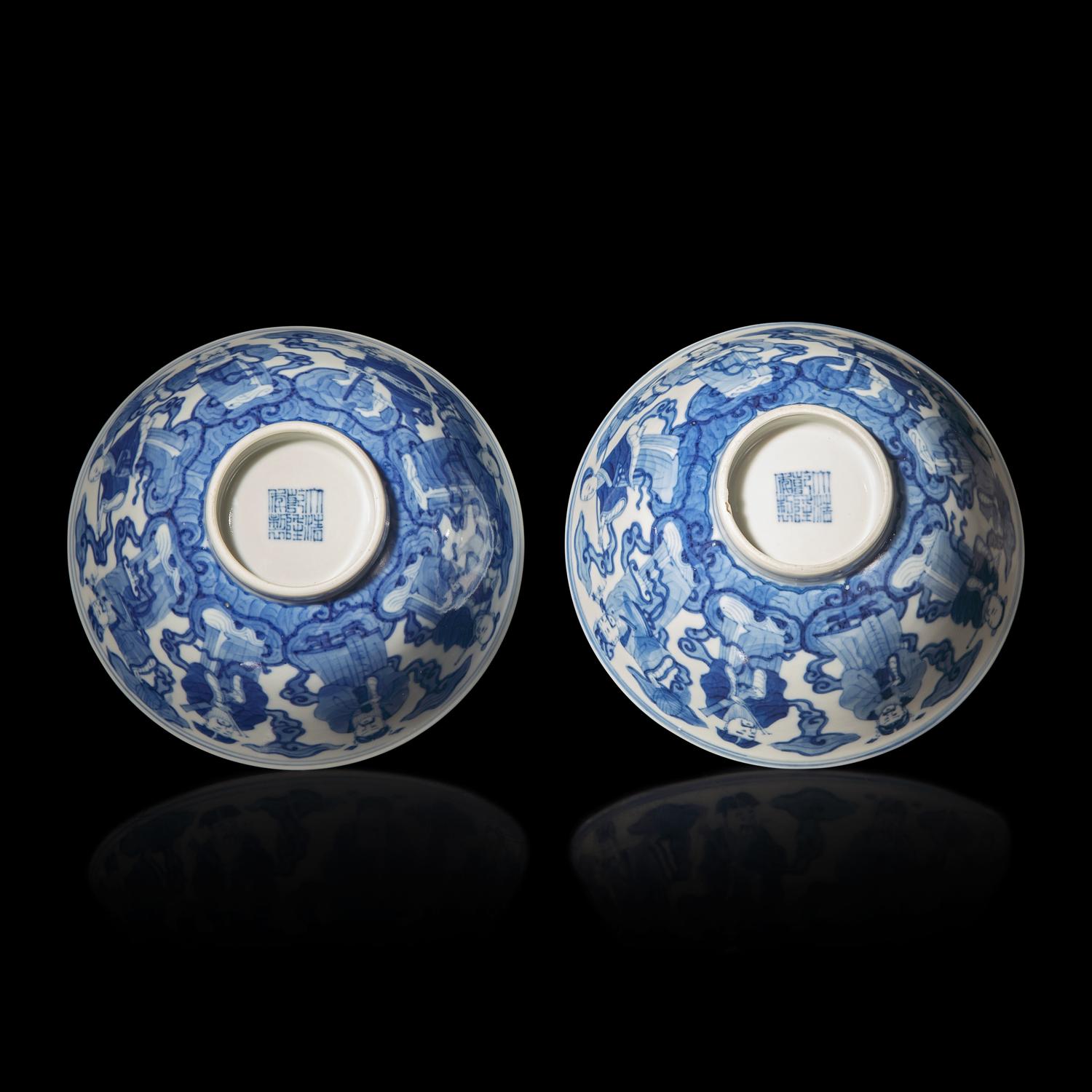 A Pair of Chinese Blue and White "Immortals" Bowls, Qianlong Marks, Possibly Guangxu Period — 或爲清光緒 青花八仙圖碗一對
