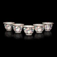 A Set of Five Japanese Kakiemon Porcelain Small Bowls, Circa 1670-1690 — 約1670-1690年 日本酒井田柿右衛門鳳紋八方小碗五件