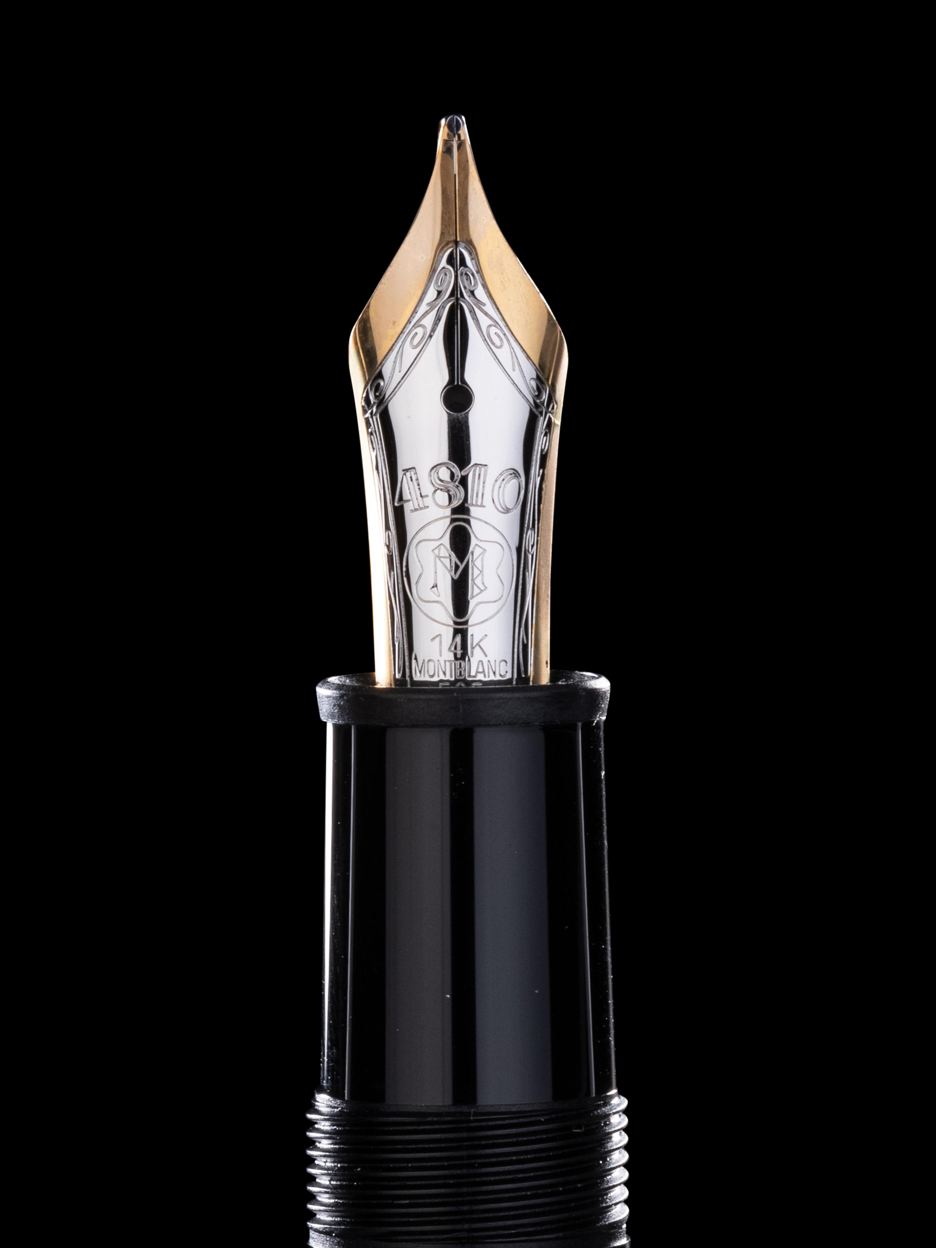 Montblanc: Traveller Meisterstuck Fountain Pen with Leather Travel Case