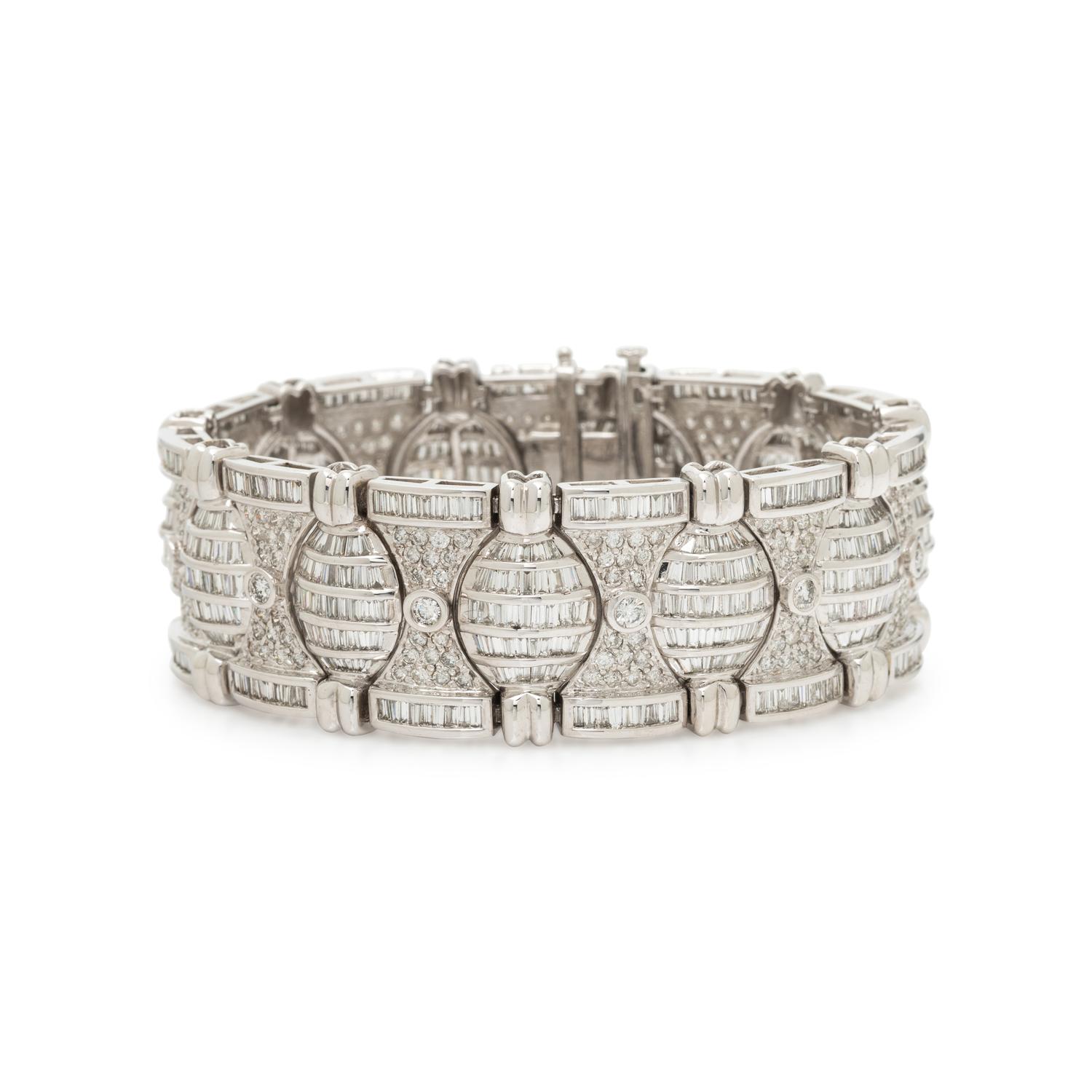 WHITE GOLD AND DIAMOND FANCY LINK BRACELET