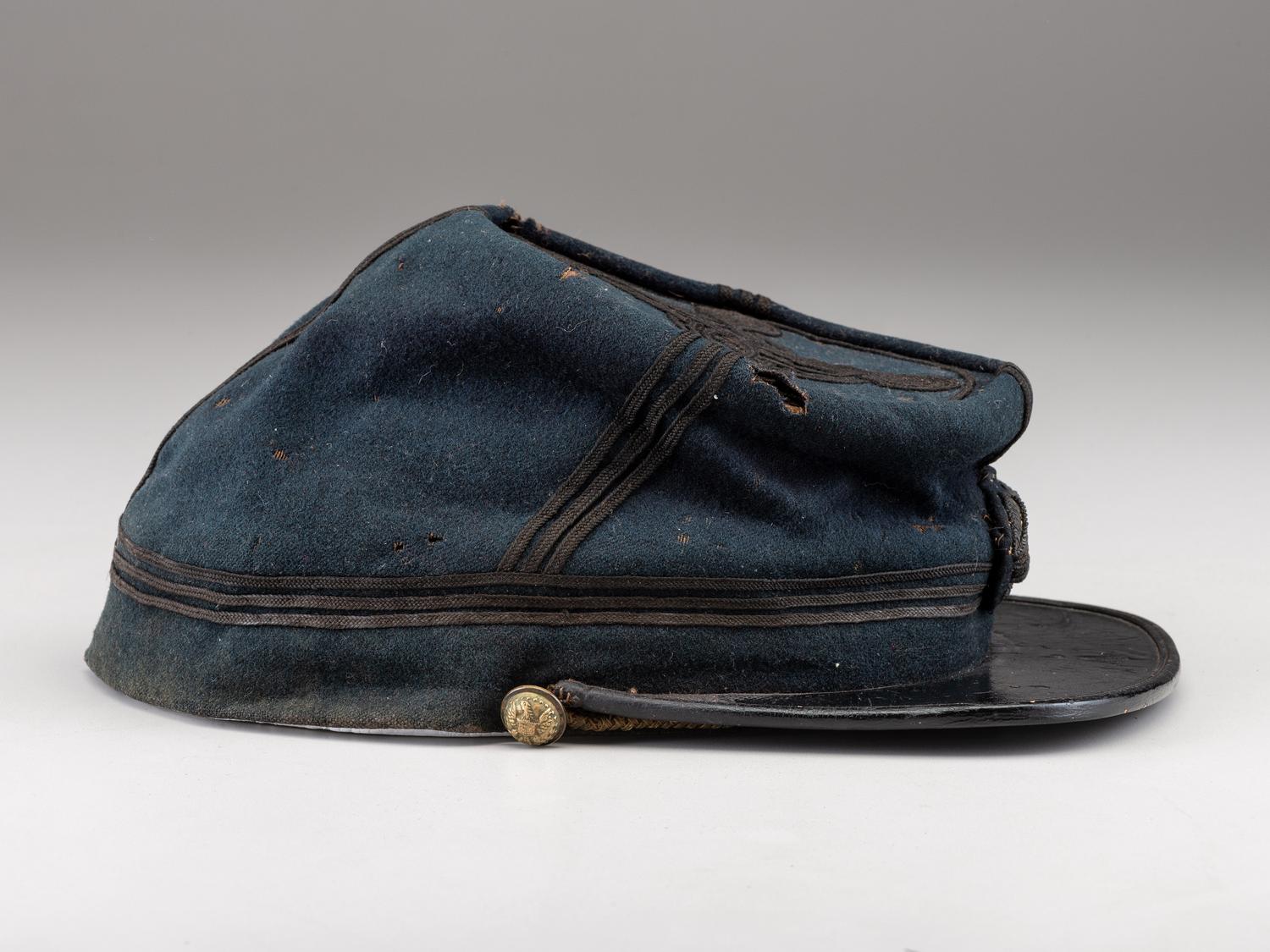 [CIVIL WAR]. Chasseur-style cap with 3rd regiment number and insignia and officer's sash.