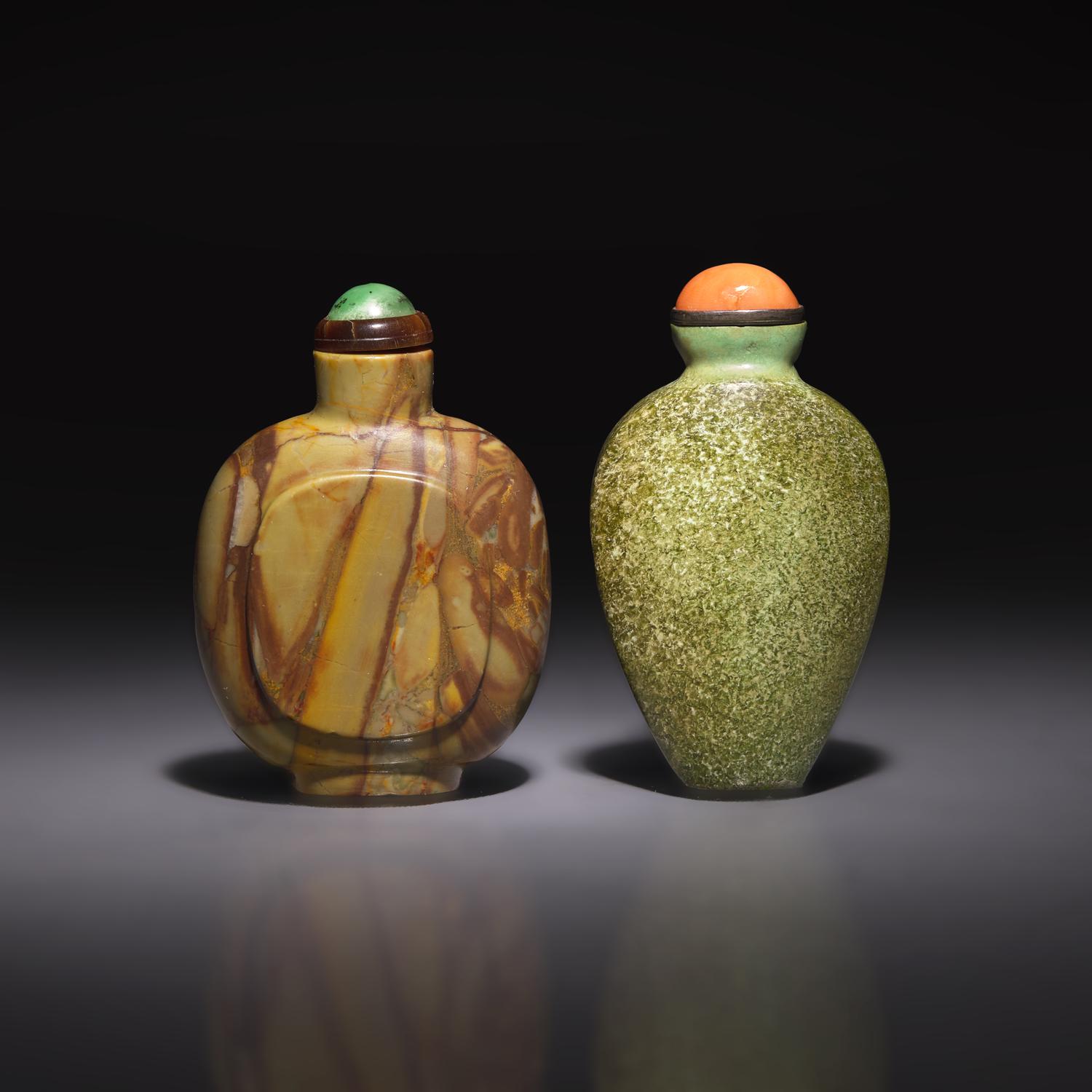 A Chinese Puddingstone and a Turquoise Snuff Bottle, 19th-20th Century — 晚清-民國 抱子石、松石鼻烟壺各一