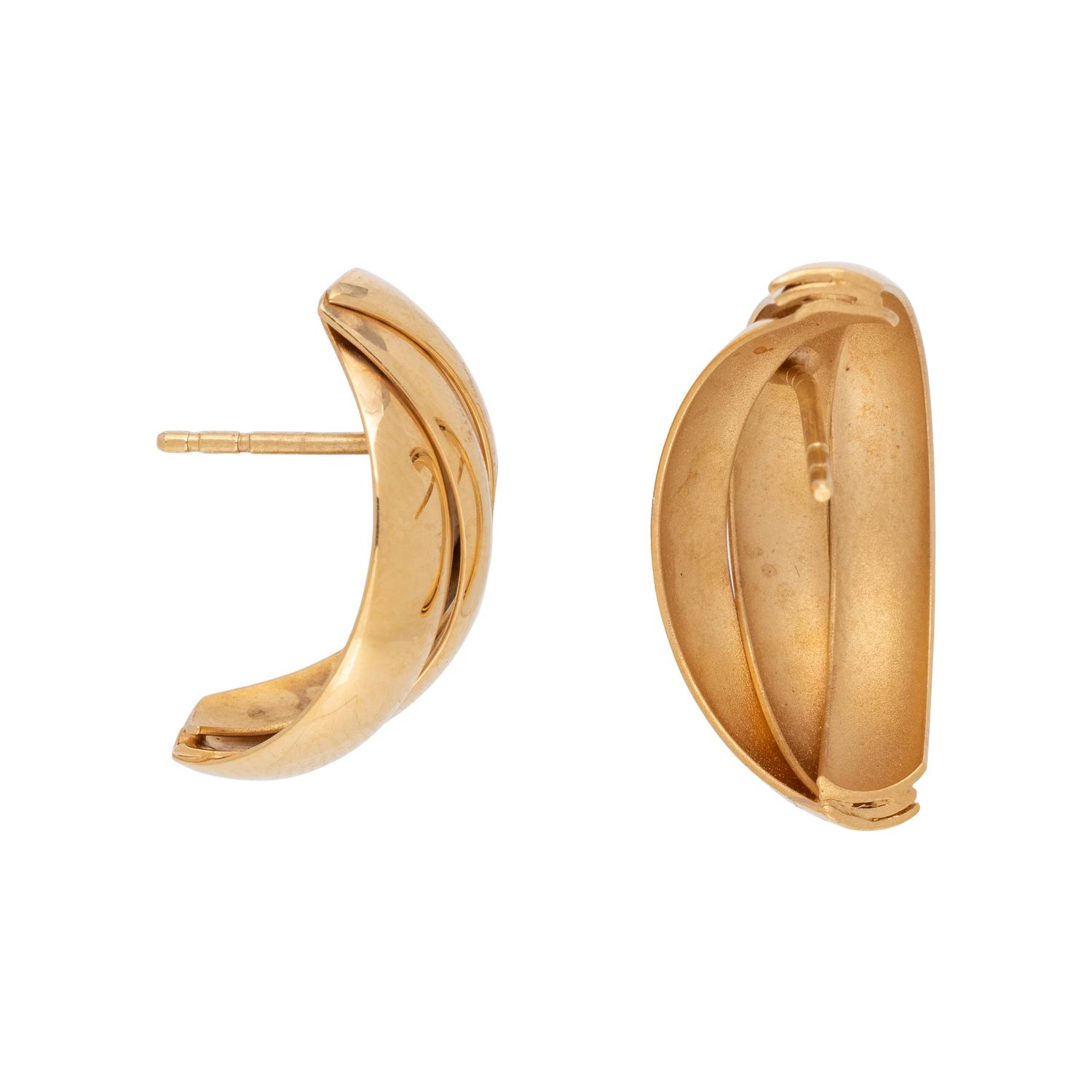 COLLECTION OF YELLOW GOLD EARRINGS