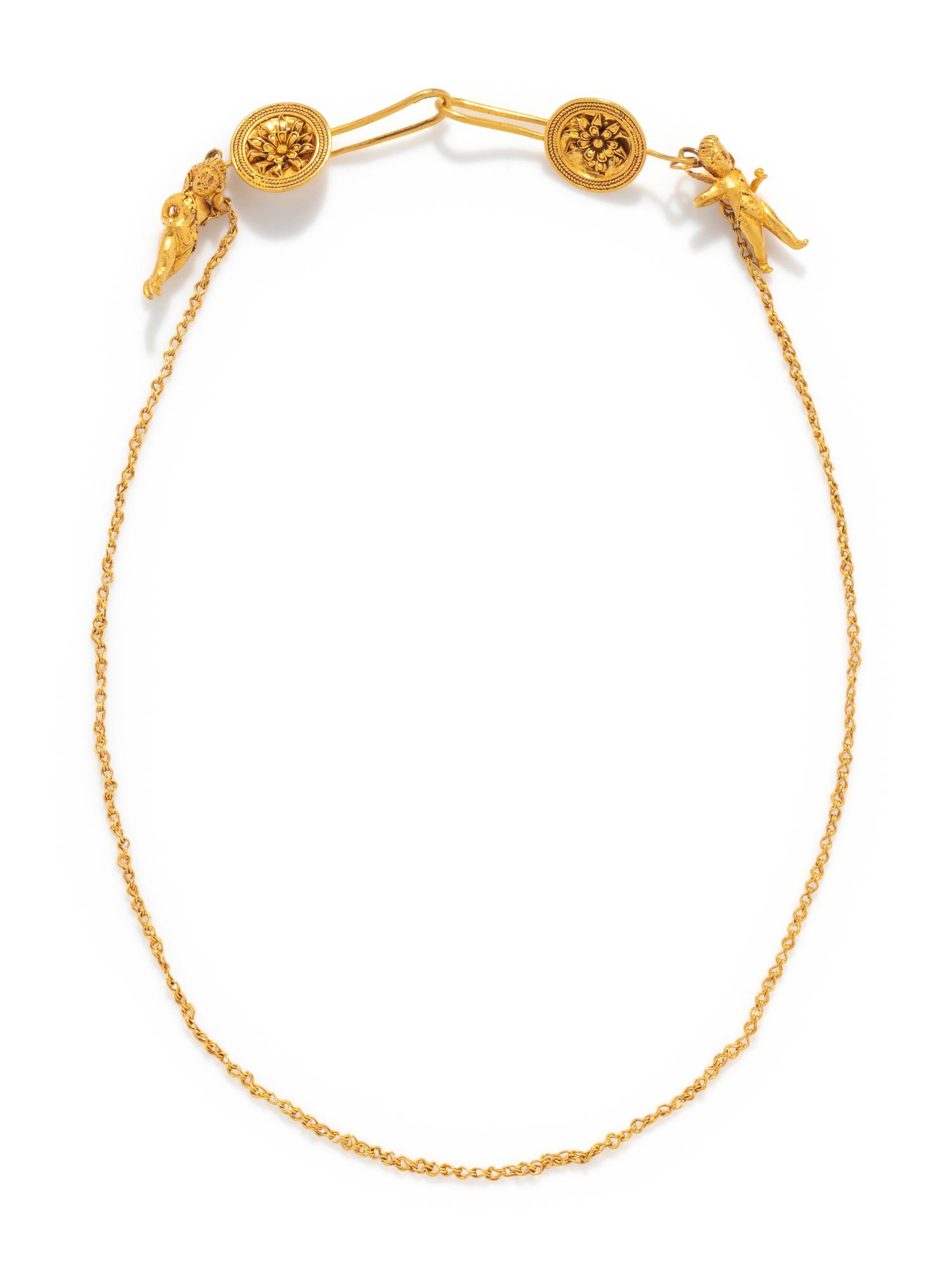 A Greek Gold Cloak Chain with Two Erotes