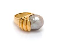 An 18 Karat Yellow Gold and Cultured Pearl Ring, Gump's, 16.30 dwts.