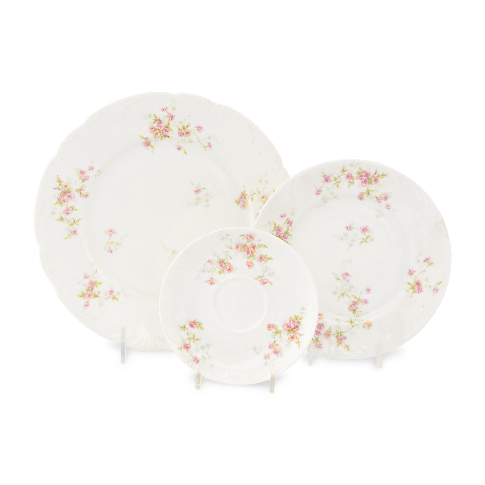 A Havilland-Limoges Porcelain Dessert Service