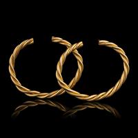 A Pair of Chinese Twisted Gold Bracelets, Qianzhuo, 19th Century or Later 清或更晚 金紐絲鉗鐲一對