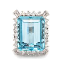 An 18 Karat White Gold, Aquamarine and Diamond Ring, 11.30 dwts.