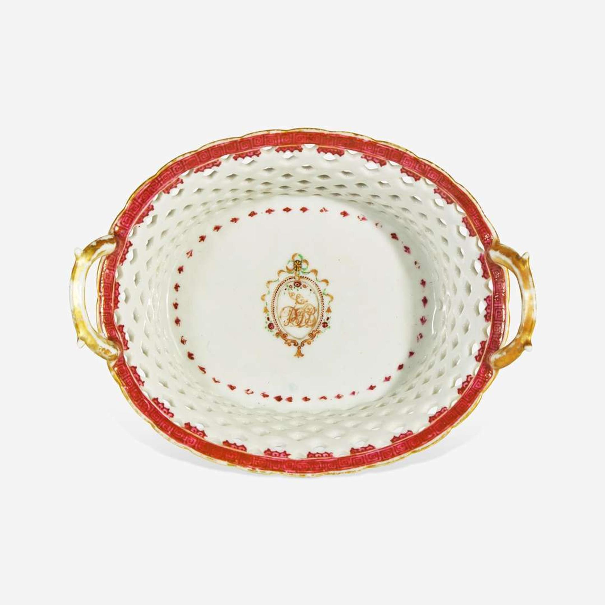 A Chinese Export porcelain fruit basket & stand circa 1785
