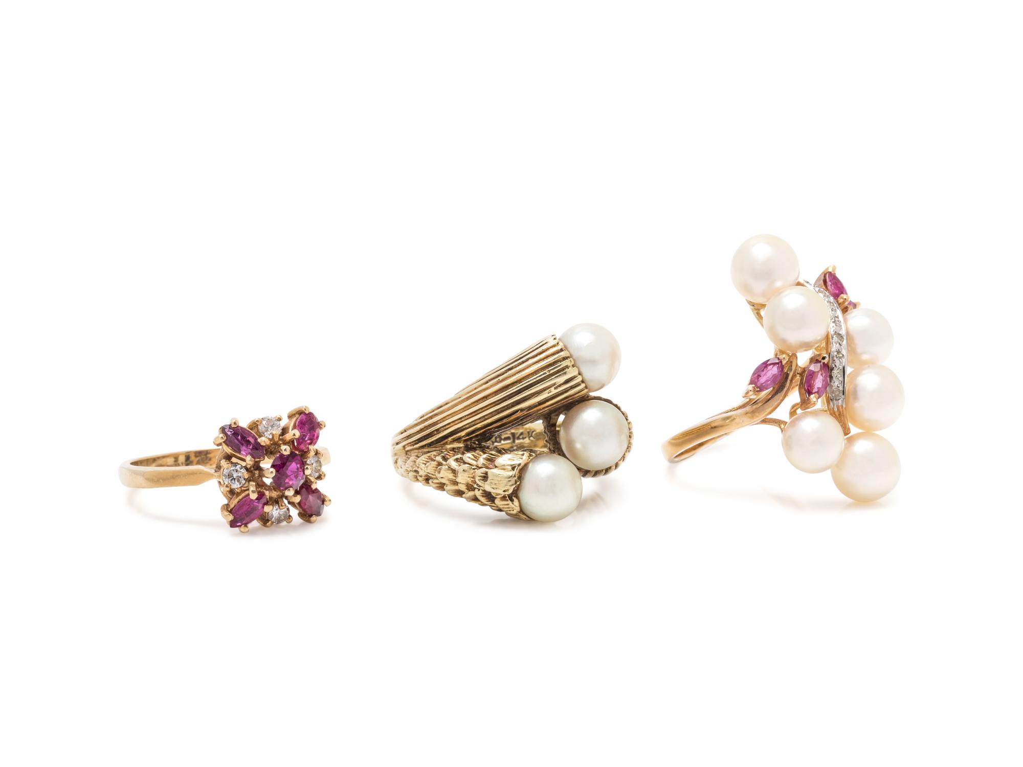 COLLECTION OF YELLOW GOLD RINGS
