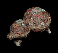 A Jade and Hardstone Embellished Silver Mounted Gourd Covered Box