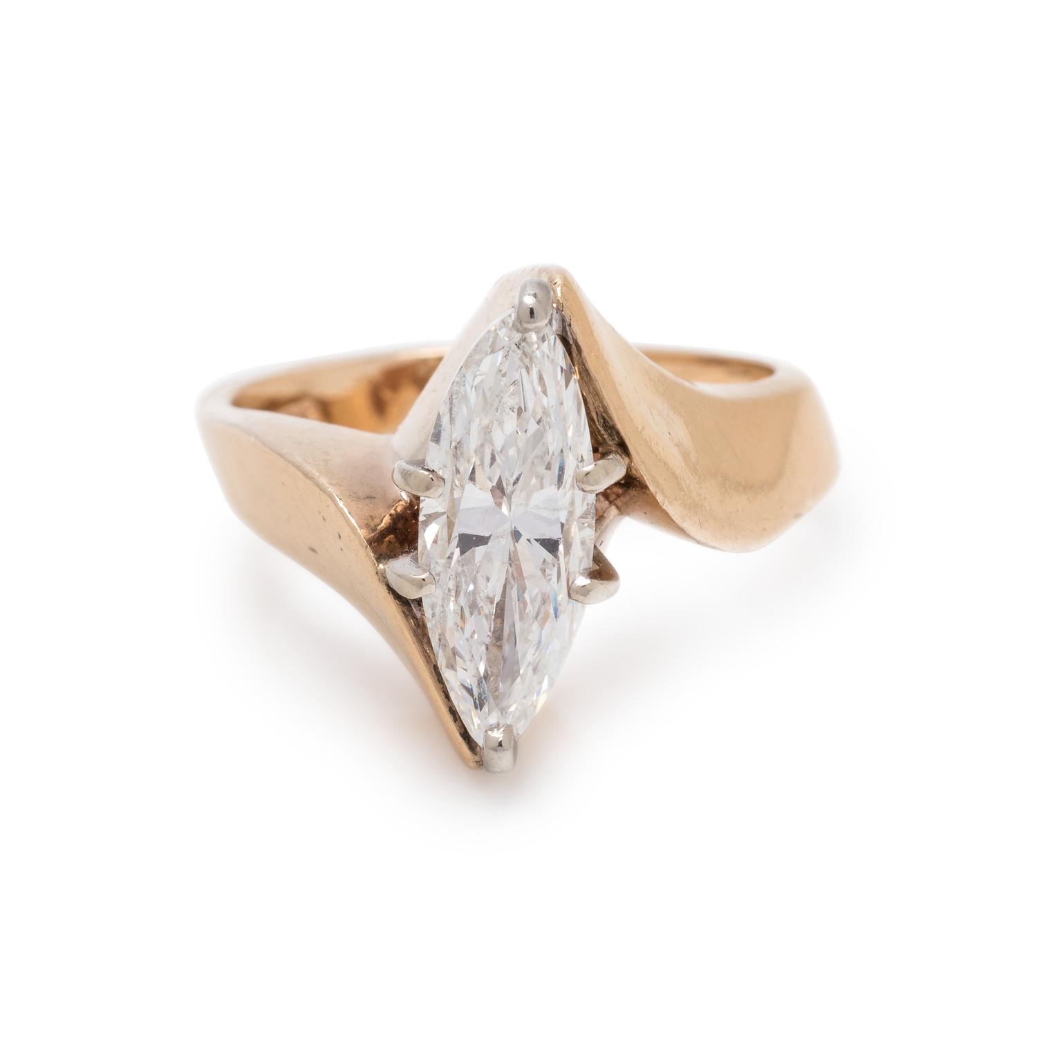 YELLOW GOLD AND DIAMOND RING