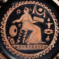 An Apulian Red-Figured Knob-Handled Patera