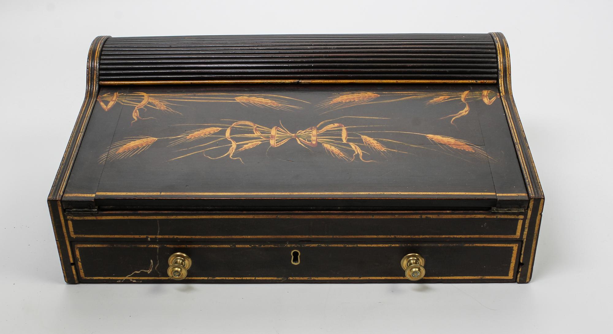 An American Painted Traveling Desk Width 19 1/4 inches. — 19TH CENTURY