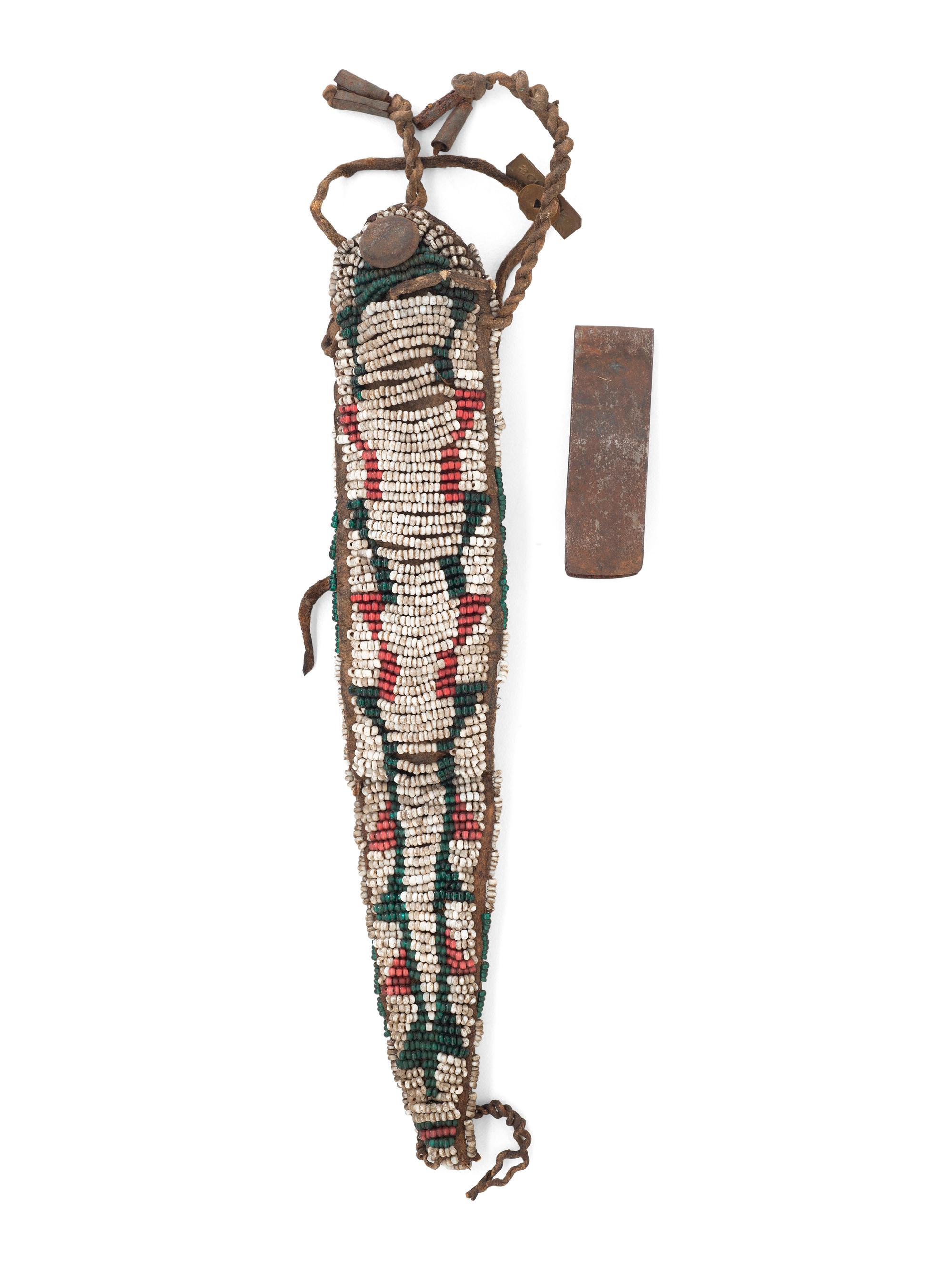 Sioux Beaded Hide Tab Case, with Tweezers