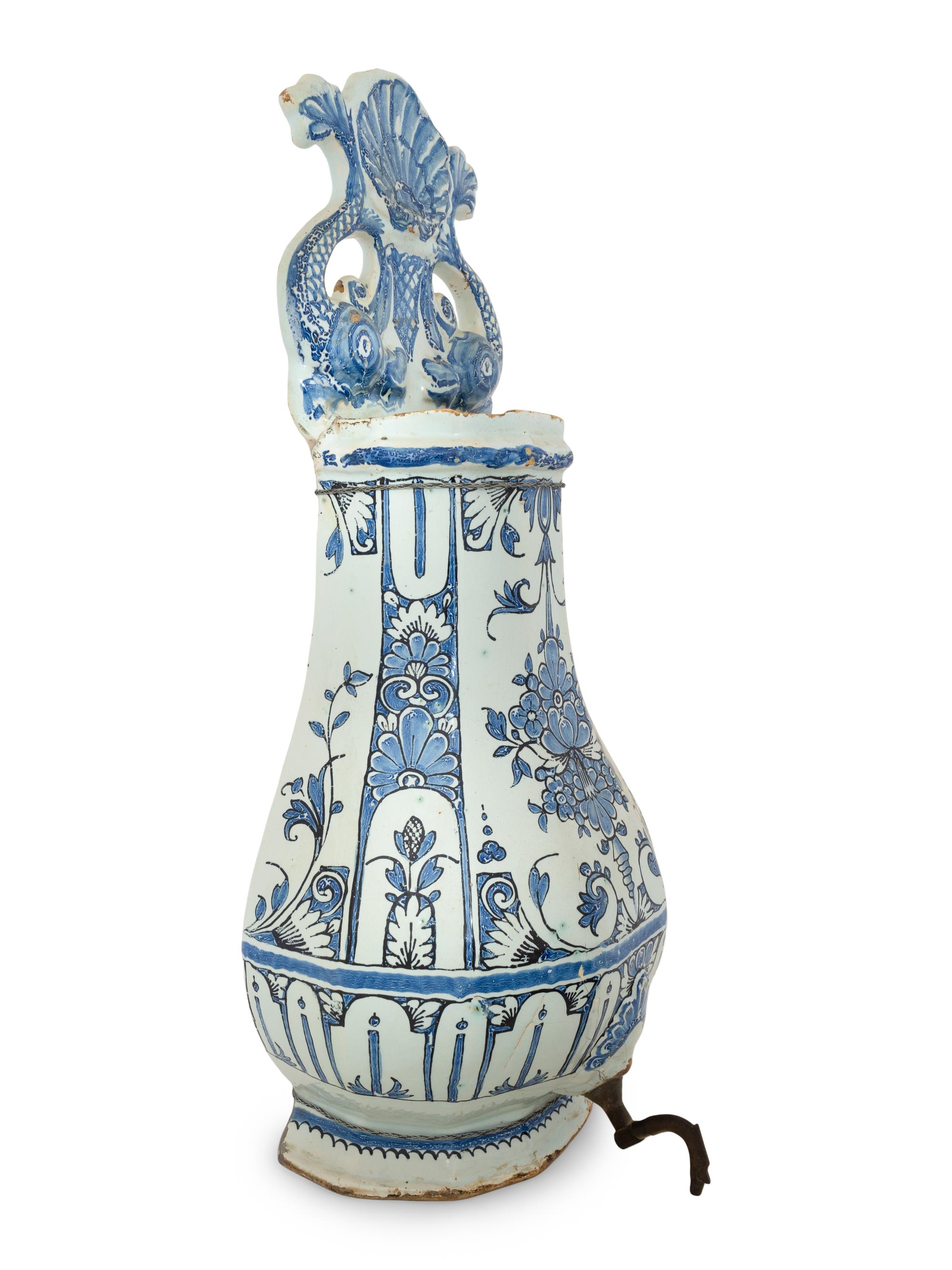 A Delft Delft Blue and White Lavabo and Basin