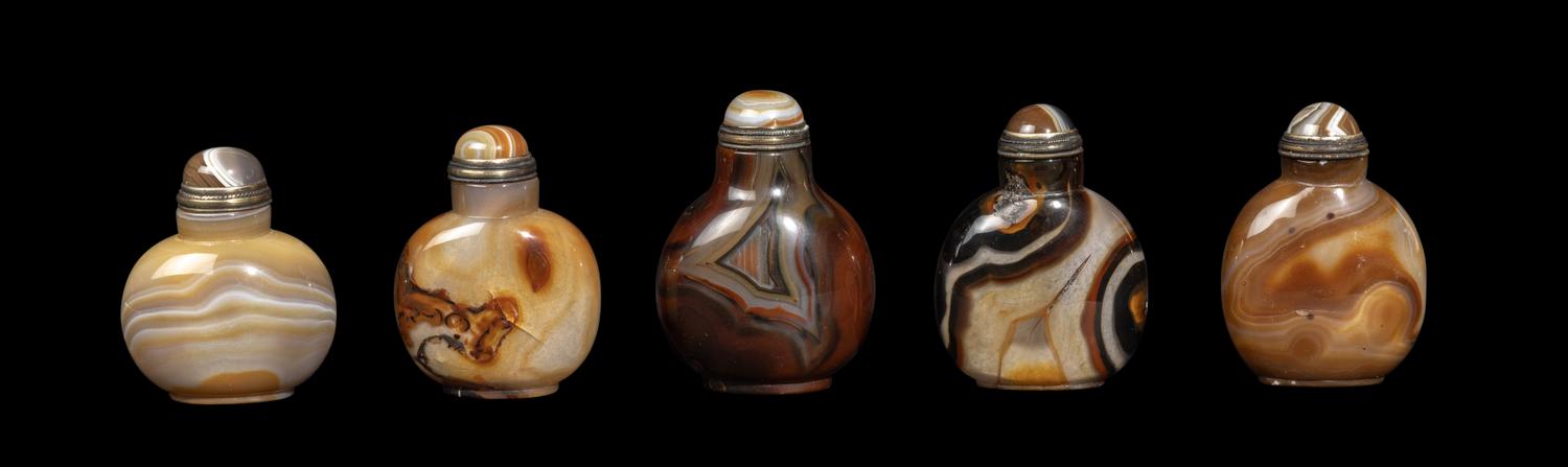 Fifteen Chinese Banded Agate Snuff Bottles 瑪瑙鼻烟壺十五支