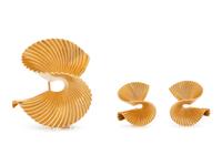 A Collection of Retro 14 Karat Yellow Gold Jewelry,