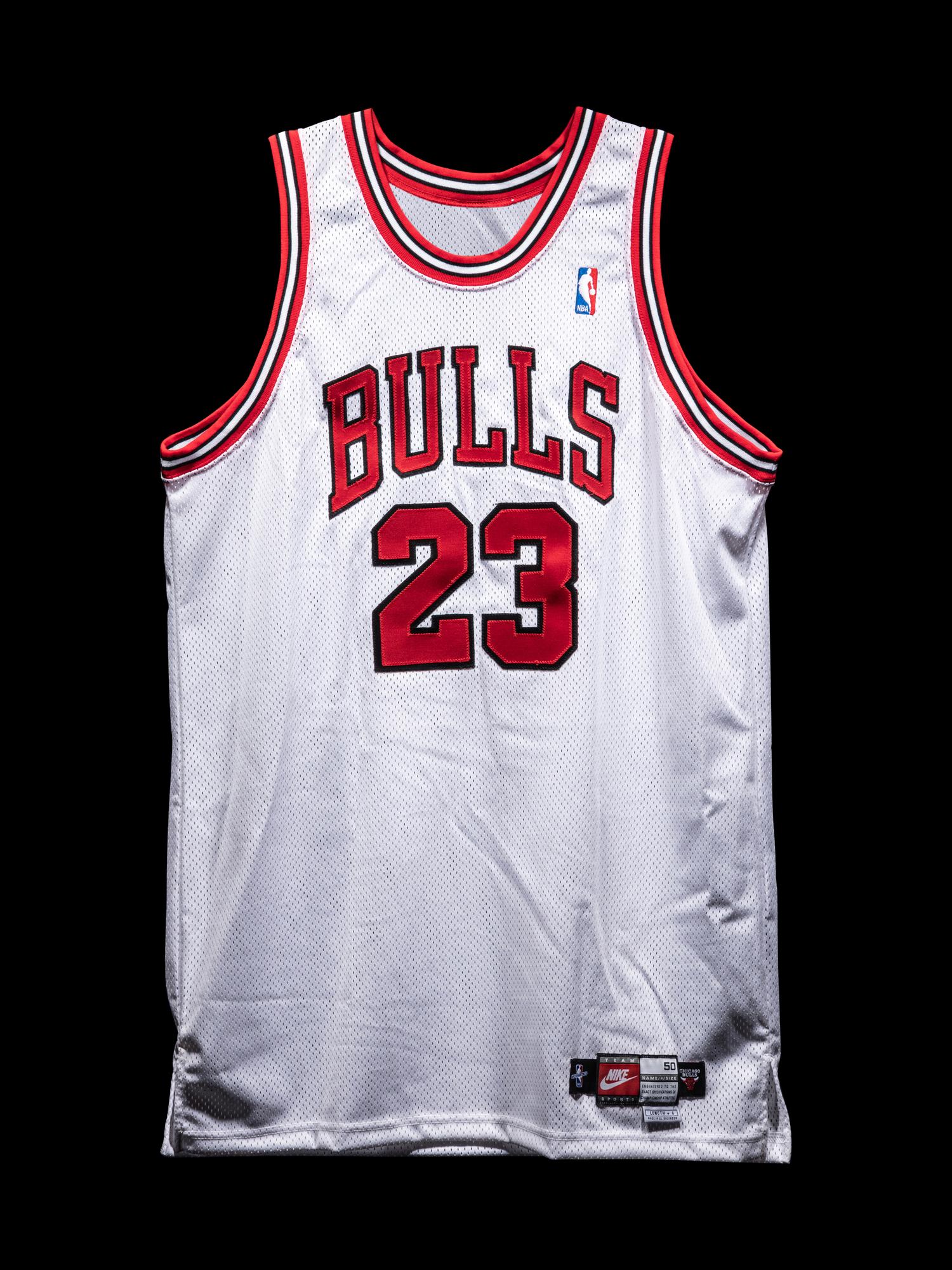 A Michael Jordan Chicago Bulls Signed Autograph Authentic Home 23 Nike Jersey (Upper Deck Authenticated)