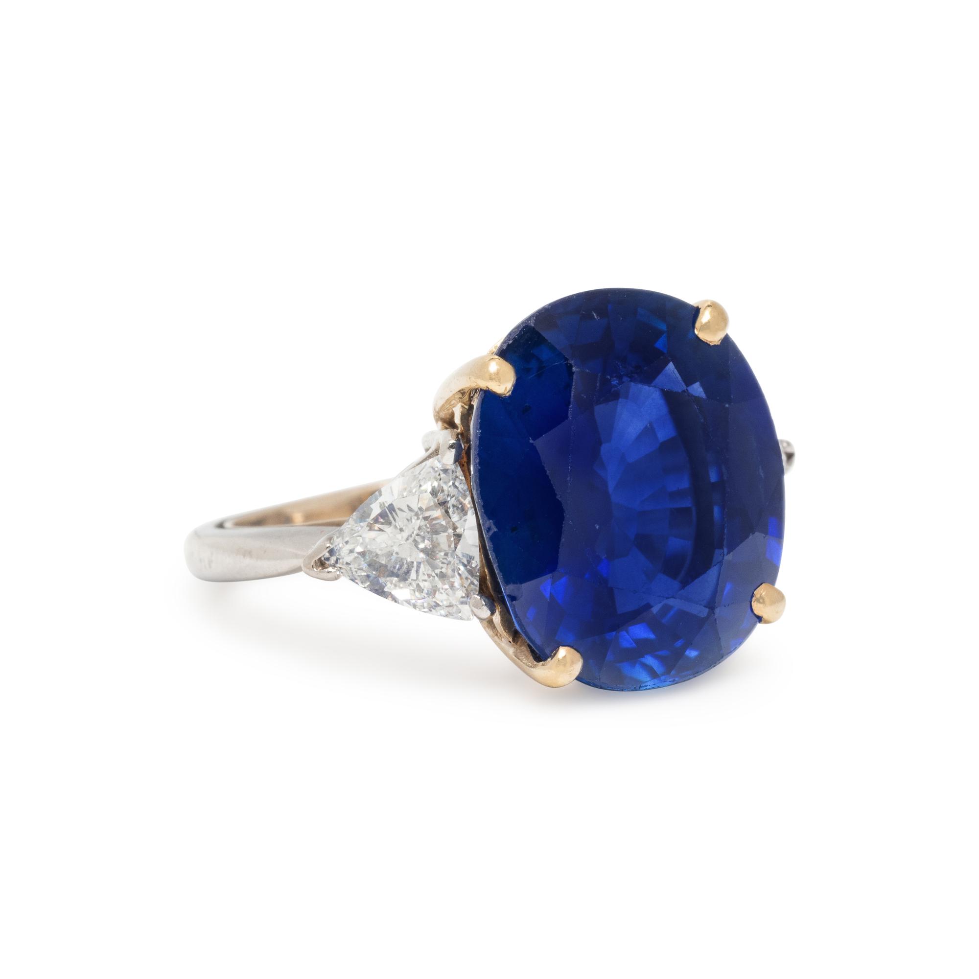SAPPHIRE AND DIAMOND RING