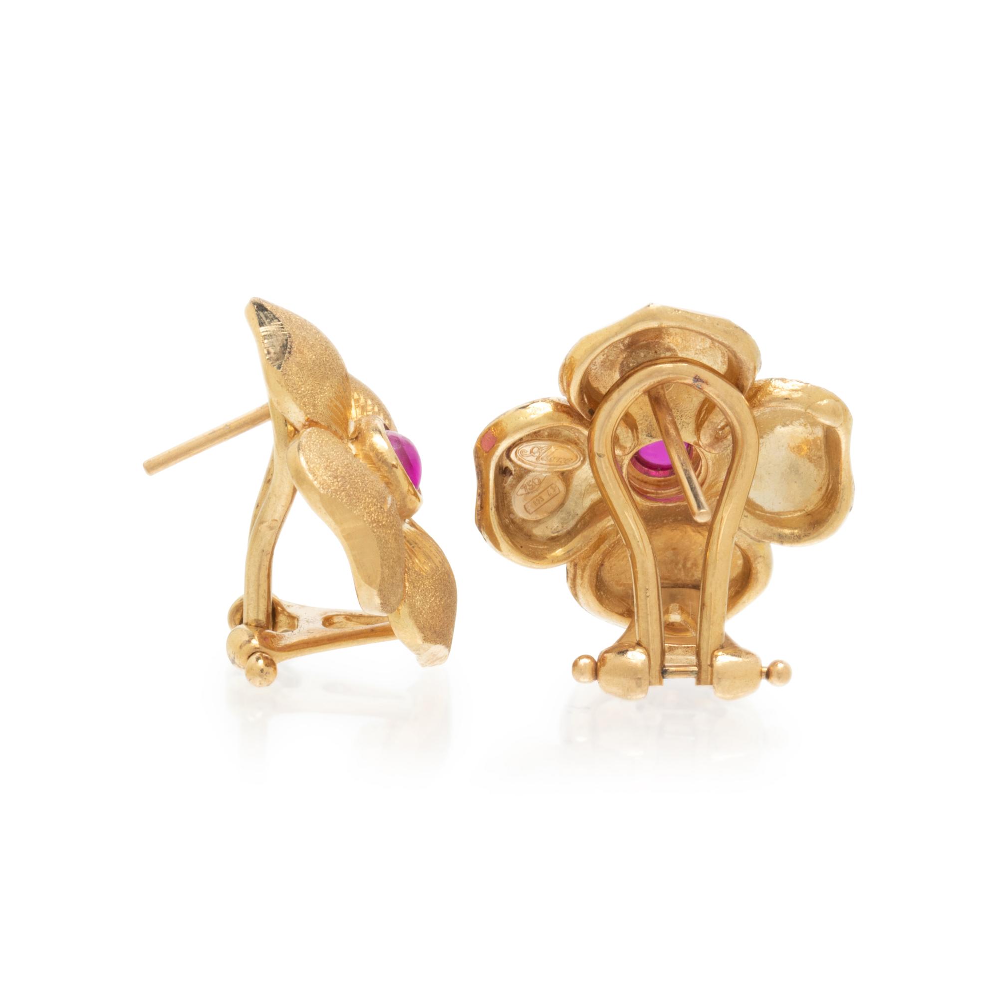 YELLOW GOLD AND SYNTHETIC RUBY FLOWER EARRINGS