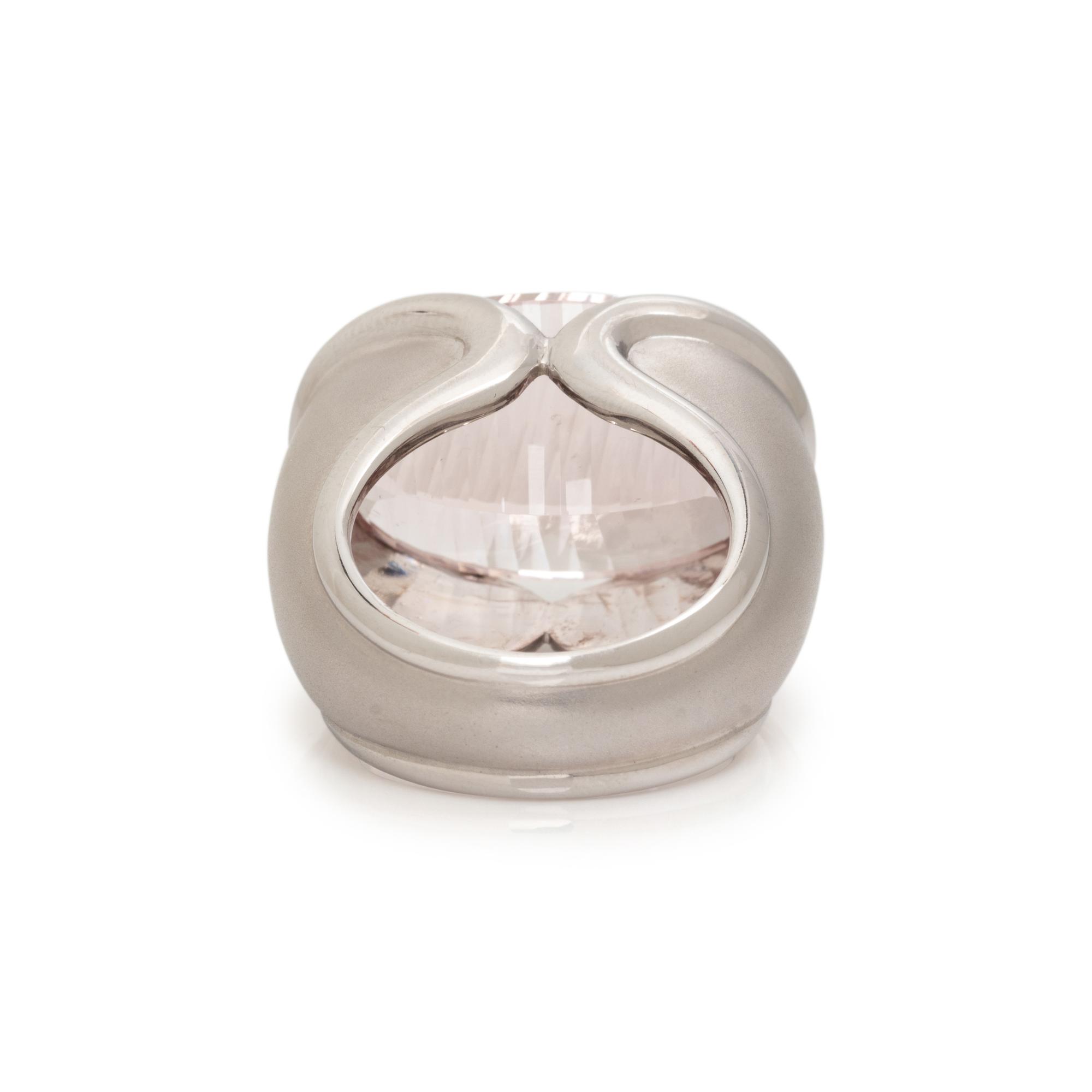 WHITE GOLD AND ROSE QUARTZ RING