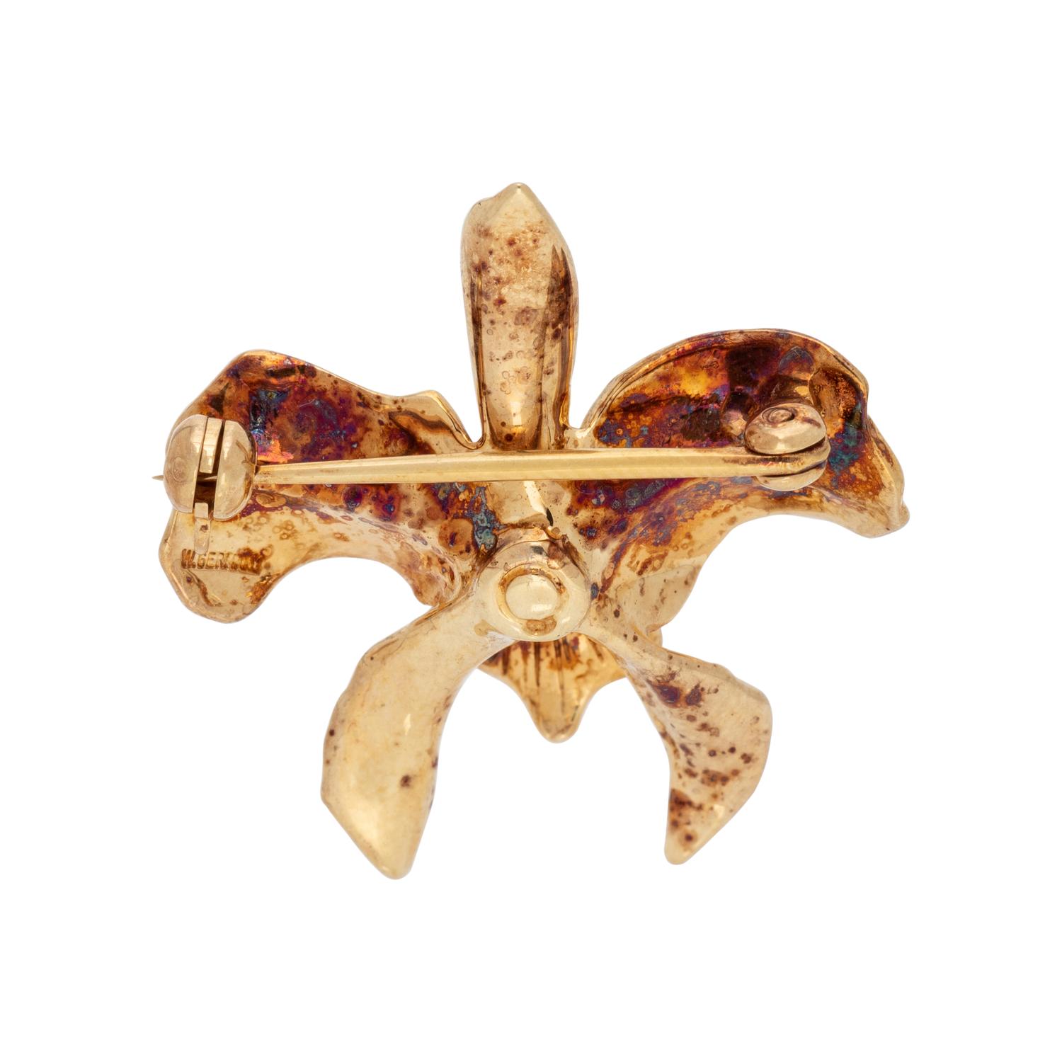 COLLECTION OF YELLOW GOLD BROOCHES