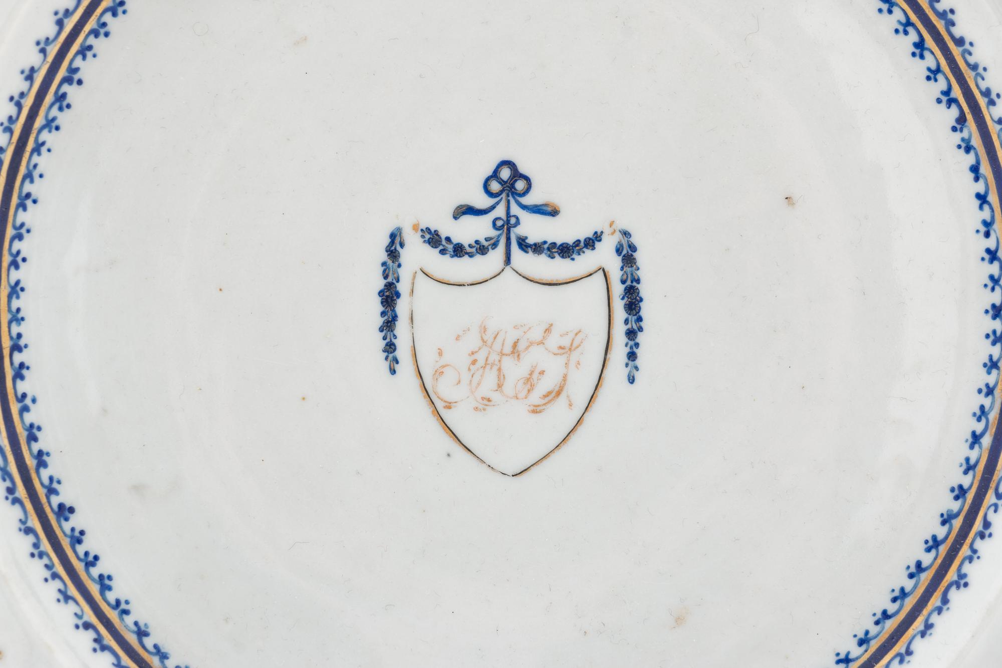 A Chinese Export Armorial Plate