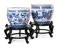 A Group of Four Chinese Export Porcelain Jardinières