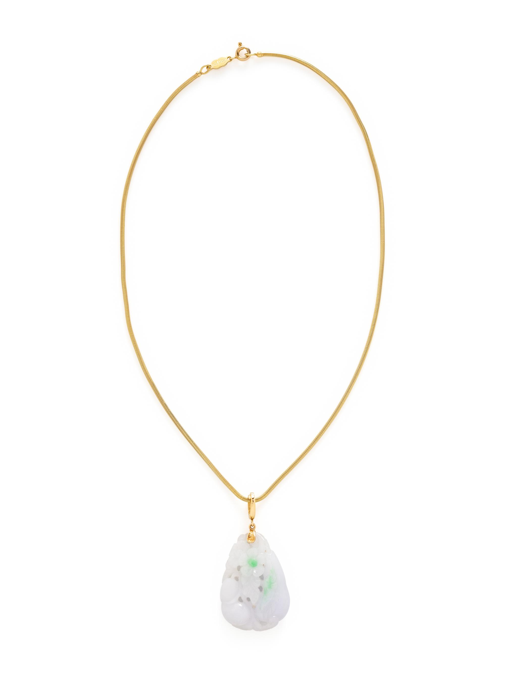 CARVED JADE PENDANT/NECKLACE