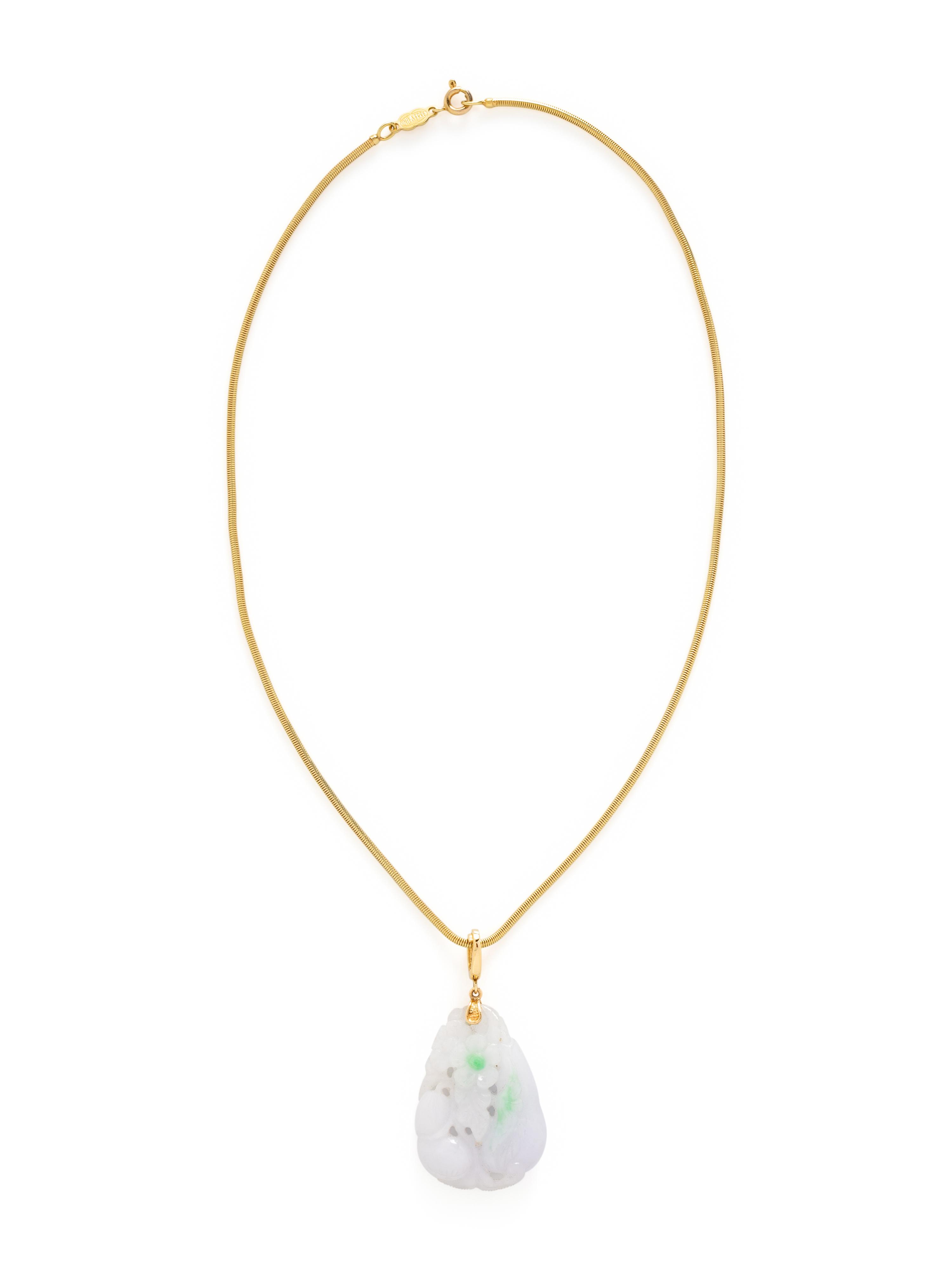CARVED JADE PENDANT/NECKLACE