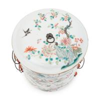 A Chinese Famille Rose Porcelain Tiered Covered Box, Late 19th Century 清晚期 粉彩套盒